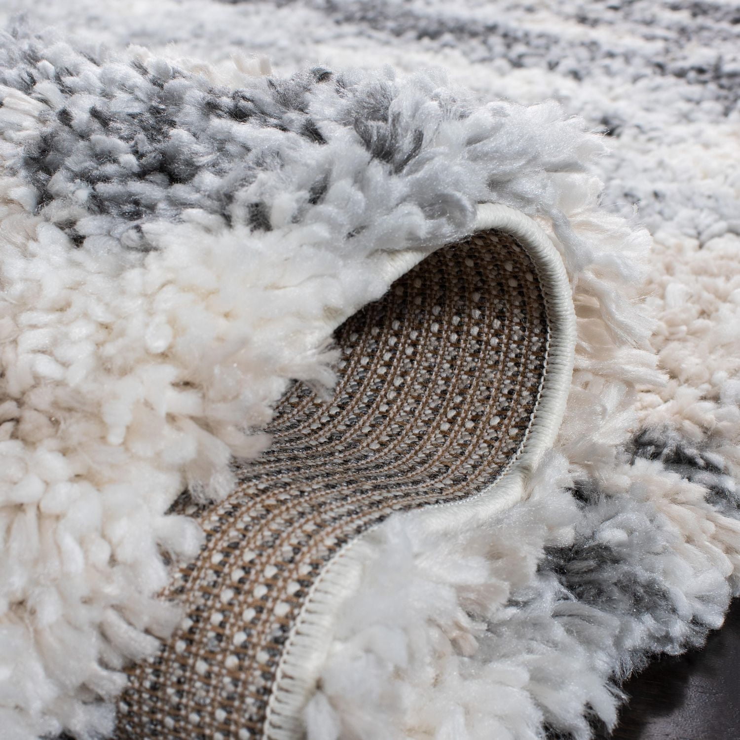 Safavieh Fontana Katina Abstract Distressed Plush Shag Area Rug