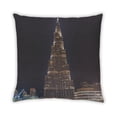 thumbnail image 2 of Ahgly Company Sites Burj Khalifa Coussin Décoratif d'Extérieur, 18 Po X 18 Po, 2 of 6