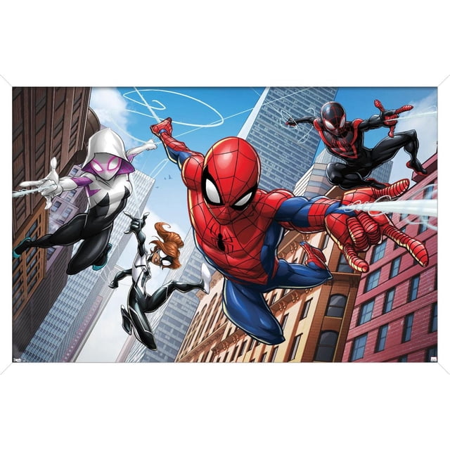 Marvel Comics - Spider-Man - Web Heroes Affiche Murale, 22,375 Po x 34 Po Affiche Murale Encadrée Représentant Spider-Man dans Sa Combinaison Rouge et Bleue Se Balançant à Travers un Paysage Urbain avec Trois Autres Héros à Thème Araignée dans des poses Dynamiques parmi de Hauts Bâtiments sous un Ciel Bleu, Convient à la Décoration Murale de la Maison Ou du Bureau et Est Souvent Utilisée comme Cadeau.