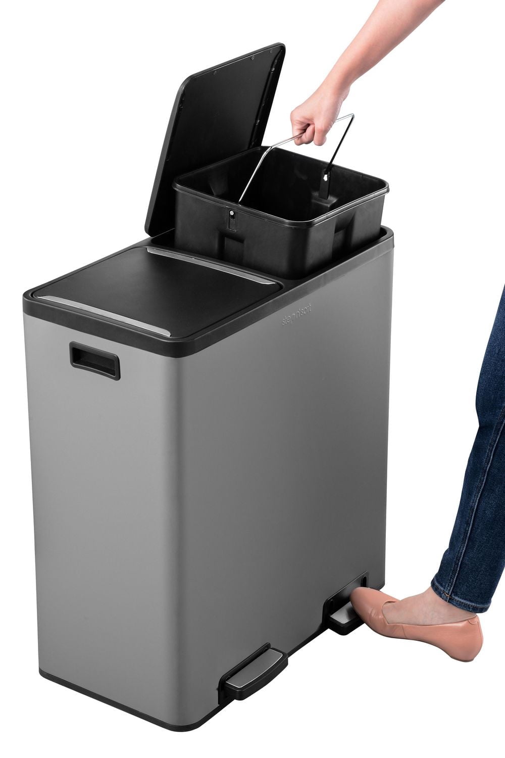 The Step N 'Sort grande capacité 70 L, poubelle à 2 compartiments et bac de recyclage