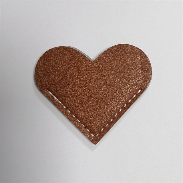 LSLJS Leather Bookmark Heart-Shaped Page, Bookmark, Heart-Shaped Page Corner , Cute Bookmarks Accessories for Women Present Reading Book Lovers, Bookmark