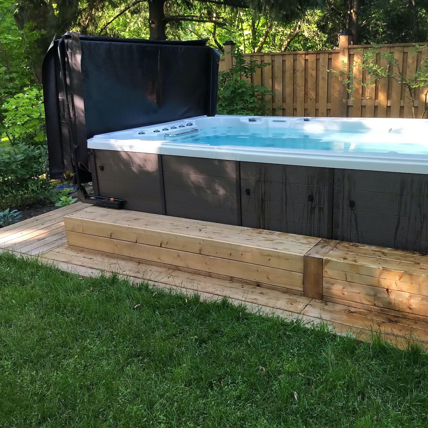 St. Lawrence 16ft 15-Person 72-Jet Swim Spa