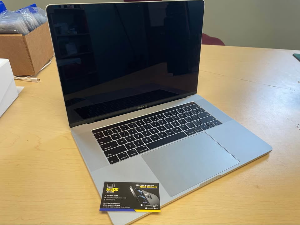 Refurbished MacBook Pro 15" 2018 i7