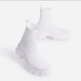 thumbnail image 1 of Cameland Chaussures pour Femmes Mode Rétro à Bout Pointu à Talon Moyen Bottes Cavalières Hautes Brodées, 1 of 3