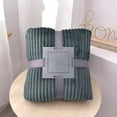 thumbnail image 1 of Couverture en Flanelle Douce et Chaude Couverture de Lit Jeté de Sofa, 1 of 3