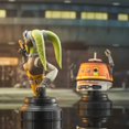 thumbnail image 3 of Gentle Giant - Star Wars Rebels - Buste d'Hera et Chopper, Lot de 2, 3 of 12