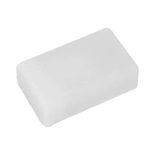 Pierre Post-Rasage, Bloc d'Alun Portable Anti-pores après Rasage Sécuritaire pour la Vie Quotidienne. une Pierre d'Alun Rectangulaire et Translucide Conçue pour Apaiser la Peau après le Rasage. Emballée dans une Boîte de Rangement en Plastique, Elle Aide à Arrêter les Saignements Mineurs, Réduit les Rougeurs et Resserre les Pores. Convient aux Hommes et Idéale comme Cadeau.