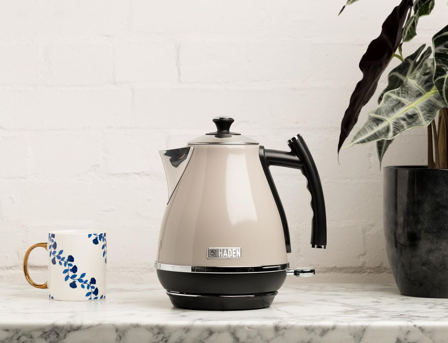 Bouilloire électrique Haden Cotswold de 1,7 litre (7 tasses)
