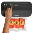 thumbnail image 5 of FoodSaver Trousse de Scelleuse sous Vi avec Sacs, Rouleaux et Contenant de Marinade, 5 of 5