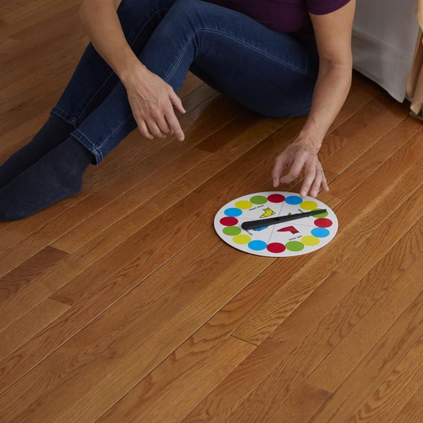 Hasbro Gaming Twister Jeu Junior - Animal Adventure - Tapis 2 Faces - 2 Jeux en 1 - Jeu de fête - Jeu d'intérieur pour 2 à 4 Joueurs Hasbro Gaming Twister Jeu Junior - Animal Adventure - Tapis 2 Faces - 2 Jeux en 1 - Jeu de fête - Jeu d'intérieur pour 2 à 4 Joueurs