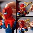 thumbnail image 4 of LEGO Marvel Le Buste d’Iron Spider-Man, Ensemble de Construction à Collectionner pour Adultes 76326, 4 of 7