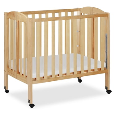 Lit pliant 2-en-1 Dream On Me Tessa | Lit bébé portable et peu encombrant avec 2 hauteurs de matelas réglables et roulettes verrouillables | En pin massif, avec barre de protection pour la dentition |