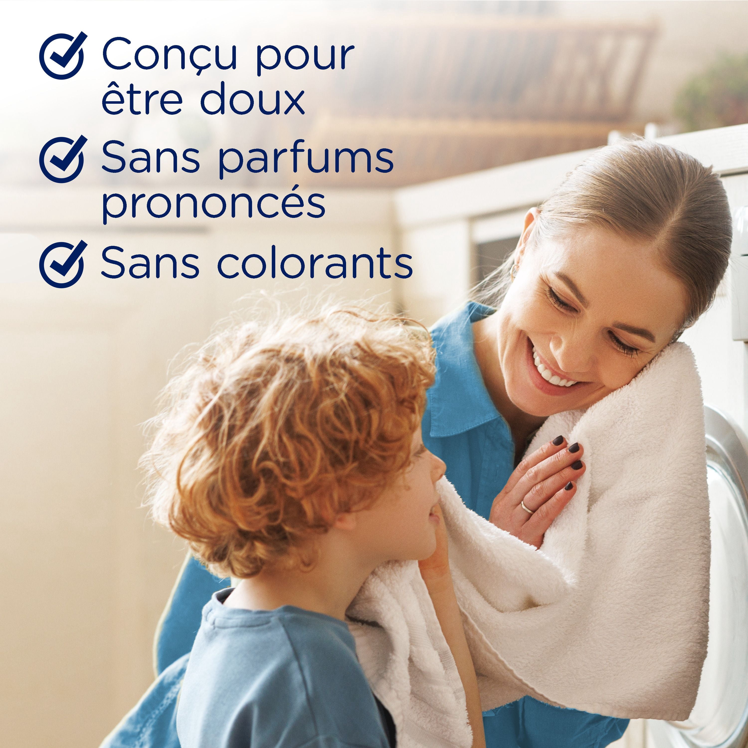 Perles rehausse-parfum pour lessive Downy Léger, parfum Brume océanique, perles pour les tissus pour la lessive, conçues pour être douces avec une légère bouffée de parfum, sans parfums prononcés