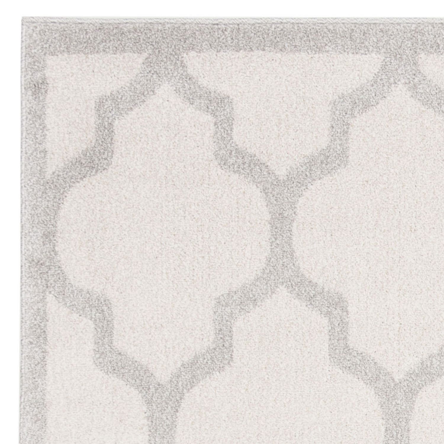 Safavieh Amherst Roderick Geometric Area Rug