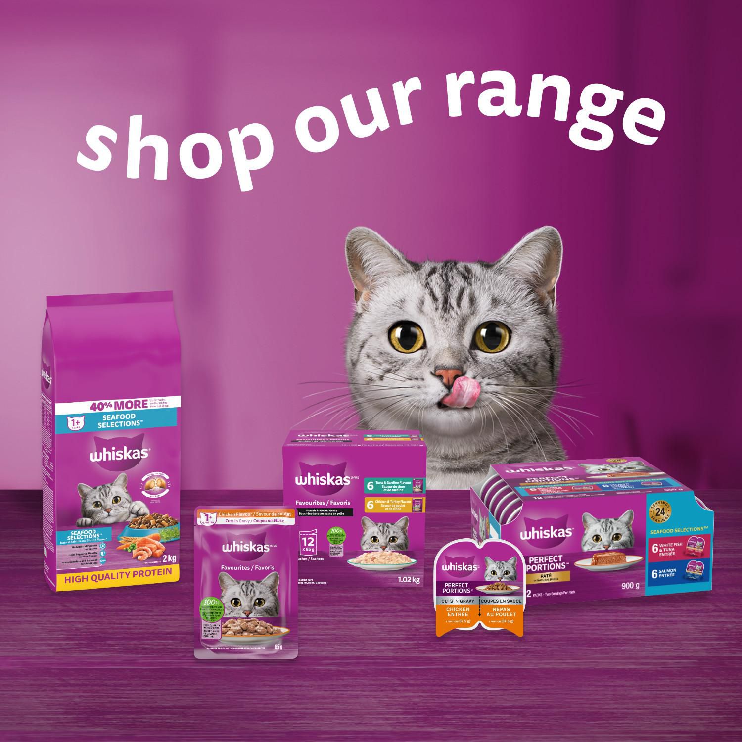 Nourriture humide pour chats adultes WHISKAS FAVORIS coupes en sauce en format variété – saveur de poulet et saveur de saumon