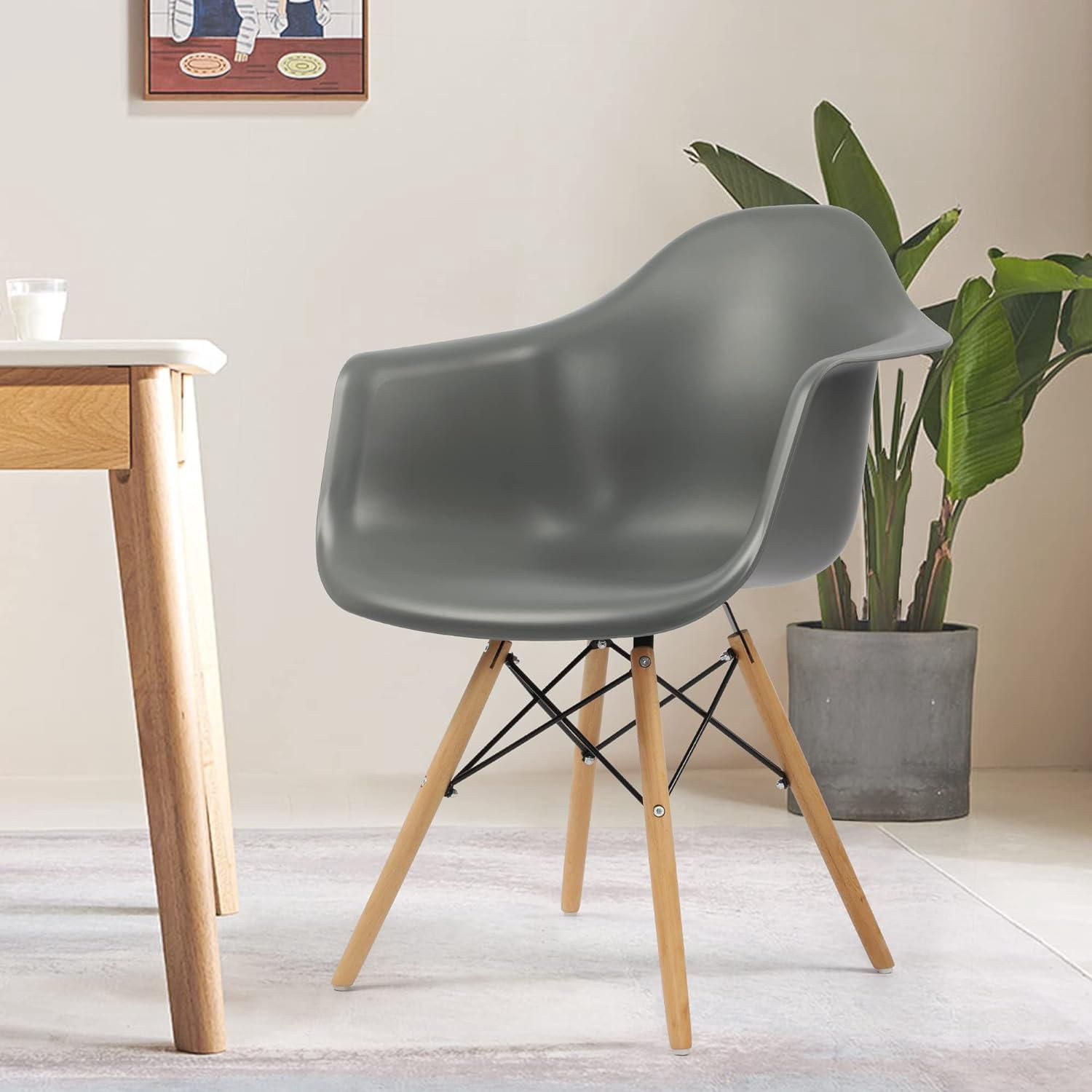 Fauteuil gris seau de la collection Heavenly avec pieds en bois