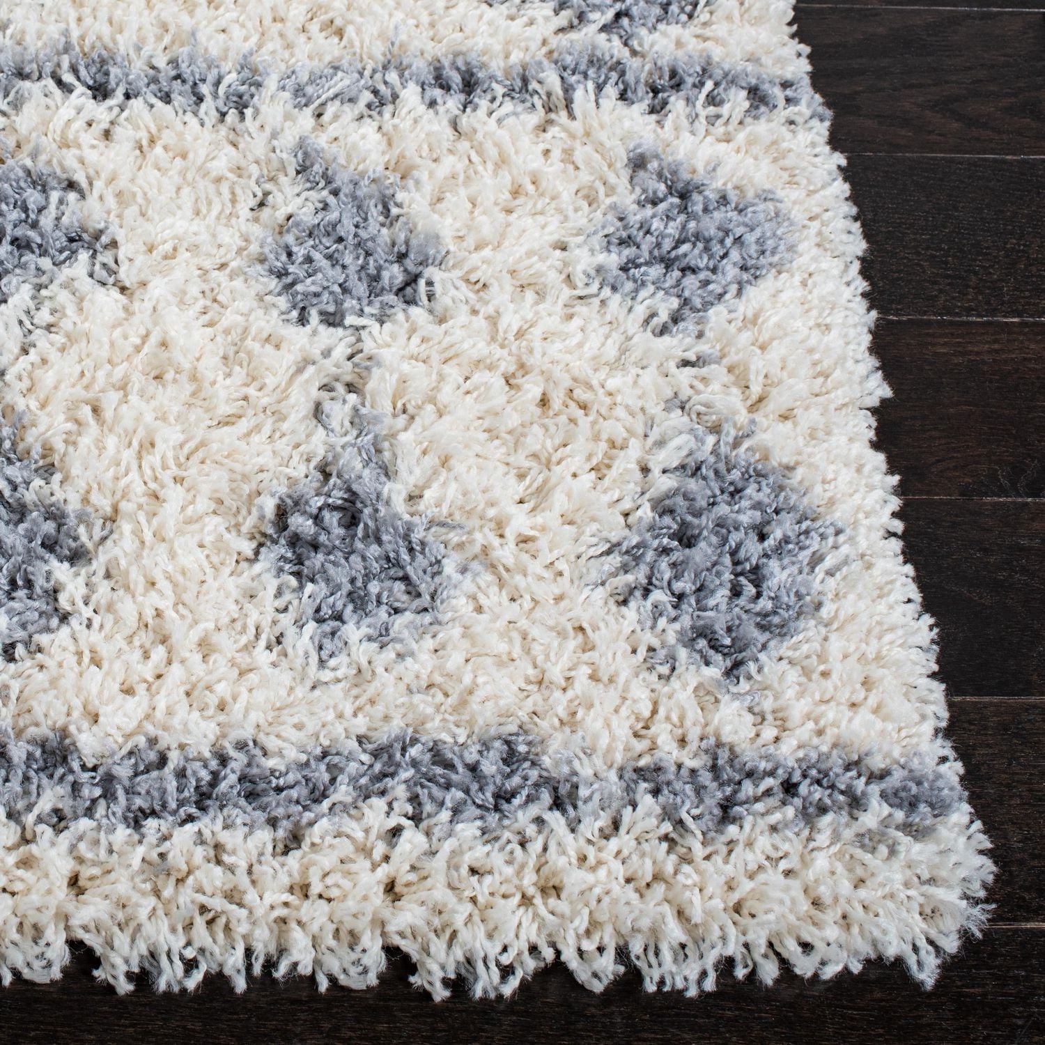 Safavieh Venus Susan Abstract Geometric Shag Area Rug