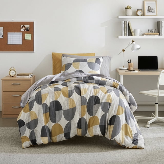Regency Heights Ensemble de Douillette Taille Simple/Simple TG avec Imprimé Géométrique Rond Jaune, Fabriqué en Microfibre Ultra Douce pour un Confort Respirant. l'Ensemble Comprend une Douillette et une Taie standard, Exposé dans une Chambre Moderne au Décor Neutre, Convient à Toutes les Saisons et Lavable à la machine pour Plus de Commodité.