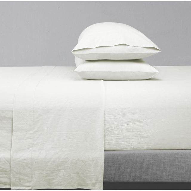 Ensemble de Draps Unis en Coton Prélavés pour Lit, avec Tissu 100 % Coton Respirant et Plis Naturels, Incluant un Drap Plat, un Drap-Housse à contour Élastique pour Matelas jusqu'à 14 Pouces, et Deux Taies d'Oreiller en Blanc Cassé, Ensemble sur Cadre Rembourré Gris.