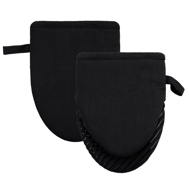 Fabstyles Mitaines Mini en Silicone Imprimées, Ensemble de 2 en Noir, Mitaines de Four Compactes et Résistantes à la Chaleur avec une Mitaine Dotées d'Une Poignée en Silicone Texturée pour une Manipulation Sécuritaire et Antidérapante, Convenant à la Cuisson, au Gril et à la Gestion Sécuritaire des Batteries de Cuisine Chaudes et des Petits Casseroles.