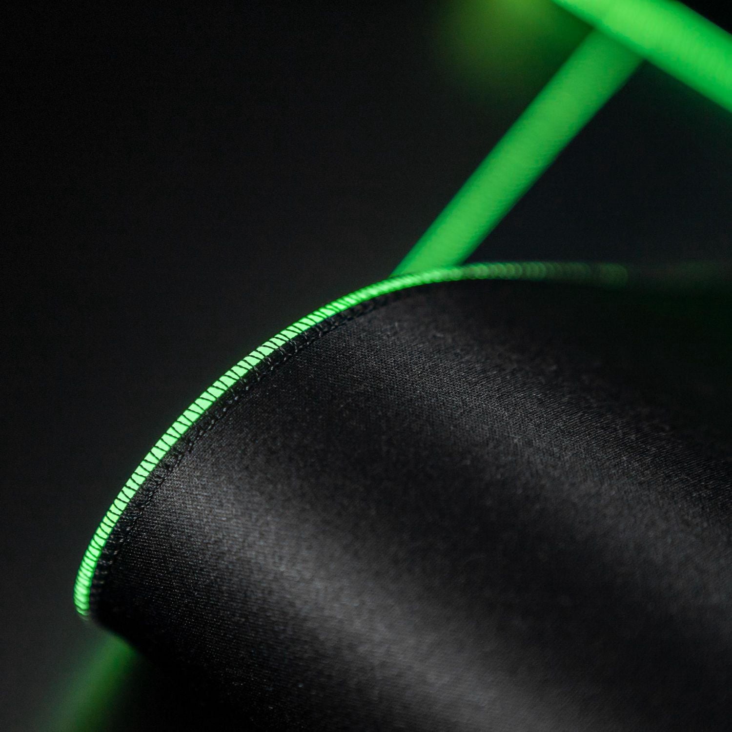 Turtle Beach® Sense AIMO™ XXL – Ultra-Wide RGB Illumination Gaming Mousepad