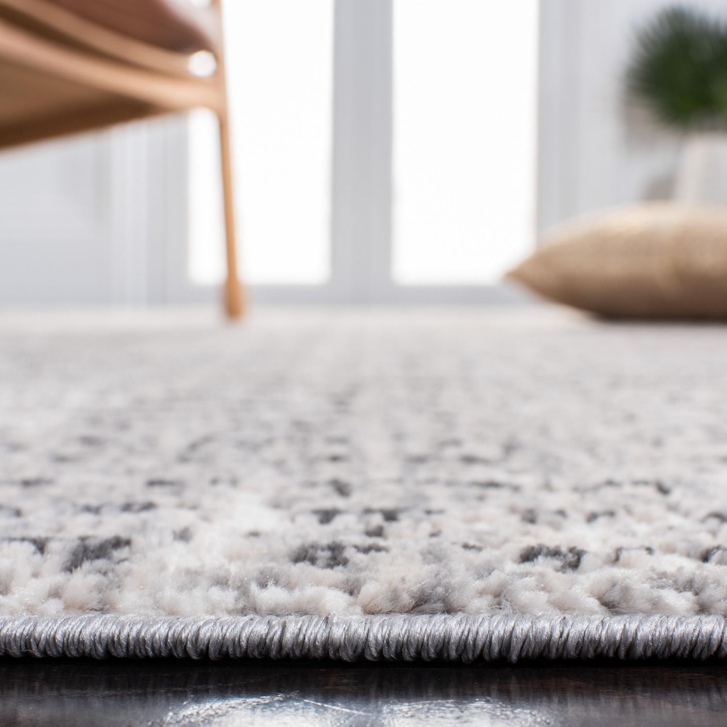Safavieh Lagoon Lance Abstract Area Rug