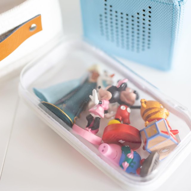 Maple & Lark Bliss Bacs - Étui à Fermeture Éclair Rigide Transparent pour Rangement - Trousse à Crayons en Plastique de Qualité Professionnelle, Pochette de Toilette, Organisateur de Voyage, Sac Cosmétique, Bacs de Rangement pour Jouets (2 Pack, S)