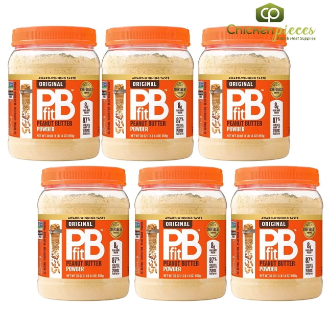 PBfit Poudre d'Arachide Tout Naturel Butter 850 G/30 Oz Pots Présentés en un Groupe de six. Chaque Pot Présente un Couvercle orange et une Étiquette Mettant en Valeur 87 % Moins de Gras, 8 g de Protéines par Portion, et le Prix d'Excellence ChefsBest. la Poudre Est Faite d'Arachides Rôties, de Sucre de Coco et de Palmier, et de Sel, et Est Non OGM, Sans Gluten, Végane, Sans Produits Laitiers et Sans Soya. Convient aux smoothies, à la Pâtisserie