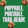thumbnail image 4 of MadeGood Bouchées Granola Biologiques Mélange du Randonneur 24g, 4 of 9