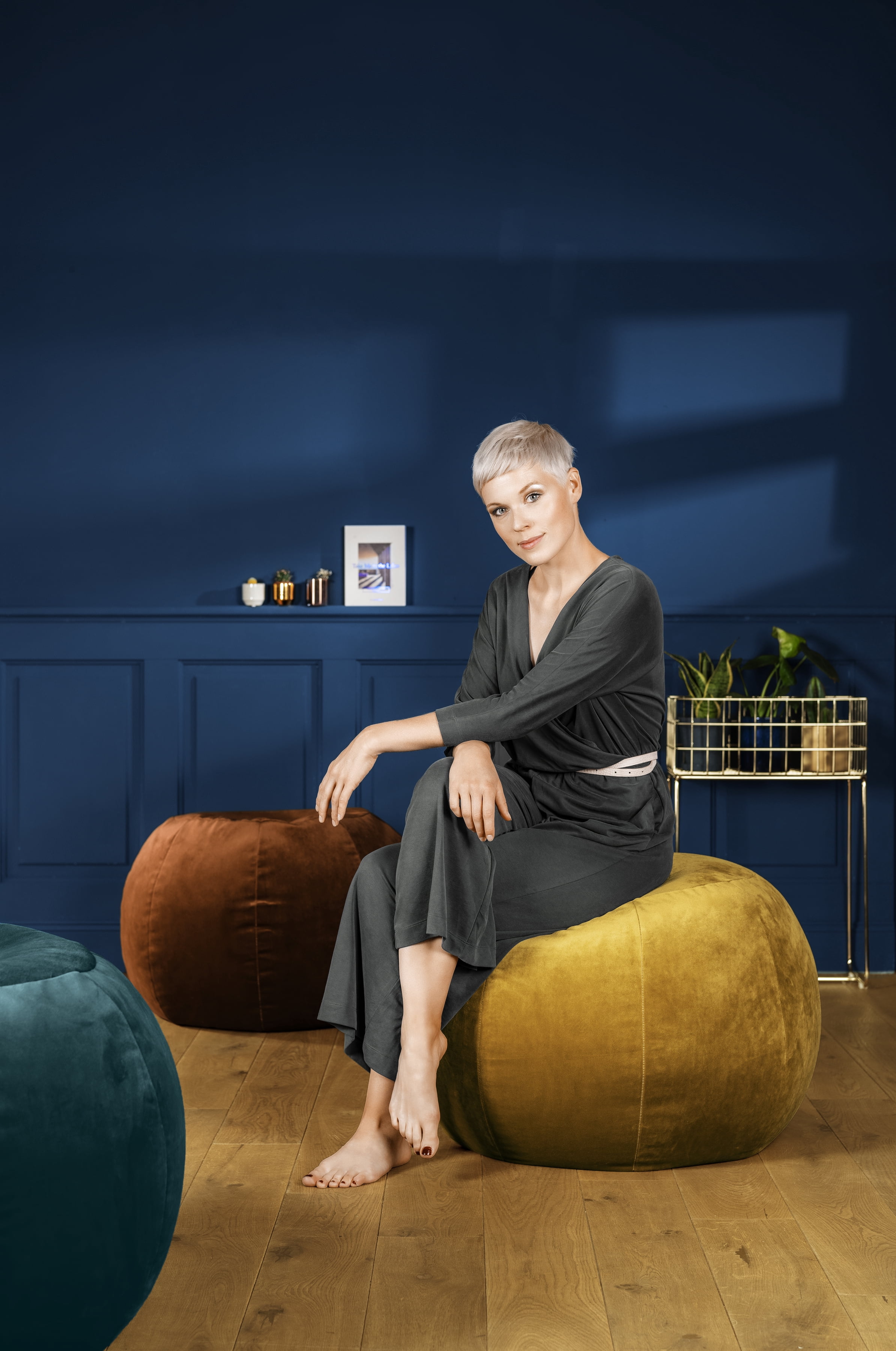 Pouf Plump en velours cuivre moelleux – Pouf rond surdimensionné avec revêtement en velours ultra-doux et rembourrage en billes de polystyrène pour salon, chambre ou bureau