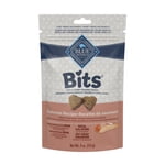 Blue Buffalo Blue Bits Savory Recette de saumon Soin d'entraînement doux pour chiens 4-oz sac