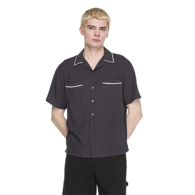No Boundaries Men's Short Sleeve Piped Shirt