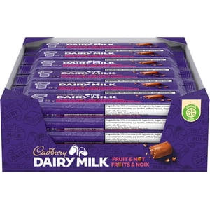 CADBURY DAIRY MILK, Fruits & Barre de chocolat aux noix, chocolat au lait aux raisins secs et amandes coupées, 24 x 38 g Barres de chocolat, 912g, Fabriqué au Canada