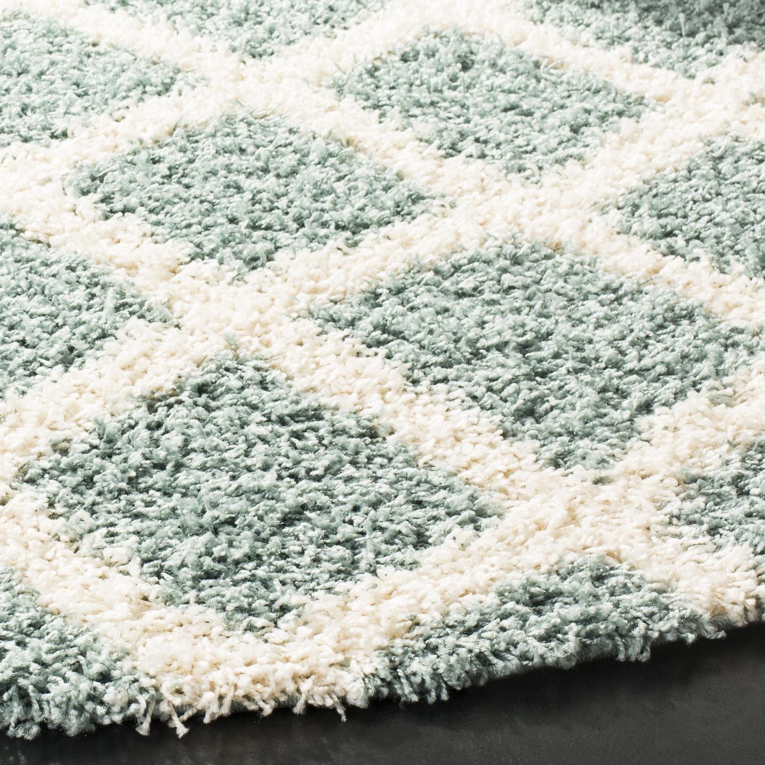 Safavieh Layla Tapis Géométrique Shag