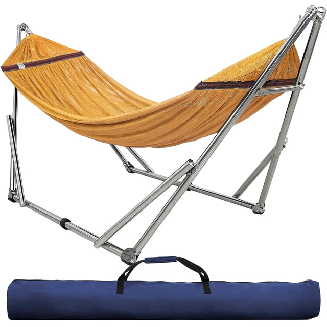 Tranquillo Hamac Double Universel de 106 Pouces avec Support et Sac Ajustables en Jaune. le Hamac Présente un Filet en polyester Respirant à 2 Couches avec Barres d'Éparpillement Cousues pour Empêcher le cocooning, Soutenu par un Cadre en Acier Enduit de Poudre durable. le Support Comprend des Stabilisateurs de Pieds en Caoutchouc pour Minimiser les Égratignures du Plancher et Offre Trois Réglages de Hauteur pour la Personnalisation. l'Ensemble Est Livré avec un Sac de transport Bleu pour un Rangement et un transport Faciles, le Rendant Adapté à une Utilisation Intérieure Ou Extérieure. la