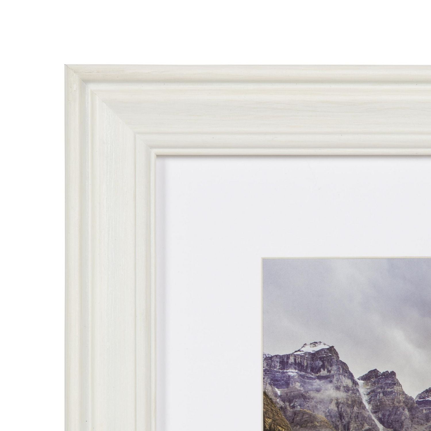 Cadre photo de table blanc Brimstead de DesignOvation 20,3 cm x 25,4 cm avec passe-partout de 12,7 cm x 17,8 cm
