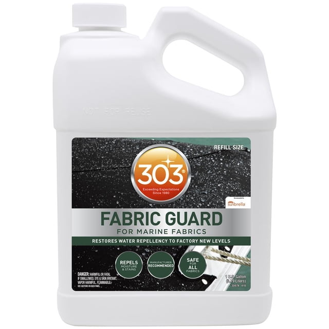 303 Fabric Nettoyant pour Tissus 30674 Guard, 1 Gallon, Simple. un Contenant en Plastique Blanc avec une Poignée, Doté d'Une Étiquette Multicolore Qui Met en Valeur Son Usage pour les Tissus Marins. l'Étiquette Déclare Qu'elle Restaure la Déperlance, Protège contre les Taches à Base d'Eau et à Base d'Huile, et Est Sans Danger pour les Fibres Synthétiques et Naturelles. Convient pour Maintenir la Respirabilité et la Couleur des Tissus Sans Altérer l'Inflammabilité.