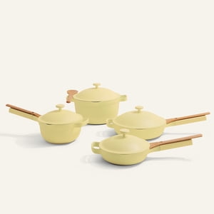 Our Place Ensemble d'articles de cuisine (13 pièce) A 13-piece ensemble d'articles de cuisine antiadhésif en céramique Butter Yellow