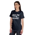 thumbnail image 4 of Inkmeso Embrasse-Moi Je Suis Vaccinée T-shirt Drôle Pro-Vaccin à Col Rond pour Femmes-H5C, 4 of 8