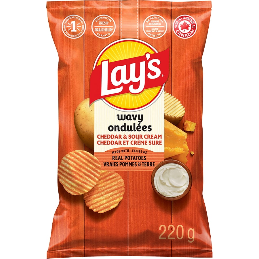 Lay's Wavy Cheddar & Sour Cream flavoured Potato Chips