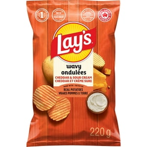 Lay's Wavy Cheddar & Sour Cream flavoured Potato Chips