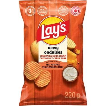 Lay's Wavy Cheddar & Sour Cream flavoured Potato Chips