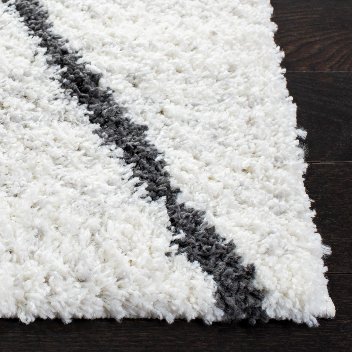 SAFAVIEH August Delroy Tapis Géométrique Shag