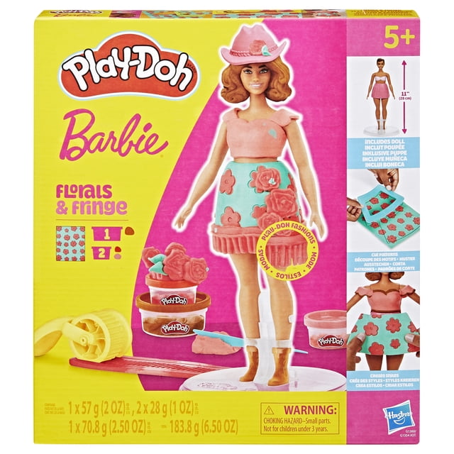 Play-Doh Barbie Ensemble de Poupée à Fleurs et à Franges Mettant en Vedette une Poupée Barbie de 11 Pouces Habillée d'Un Haut Rose et d'Une Jupe turquoise Ornée de Motifs Floraux Roses Play-Doh et de Détails de Franges, Portant un Chapeau de cowboy Rose et des Bottes Brunes, Comprend un Pâte à Modeler Play-Doh, des Coupe-Fleurs, un Rouleau à Franges, un Moule à Cheveux et un Support pour Poupée pour un Jeu Créatif et Tendance.