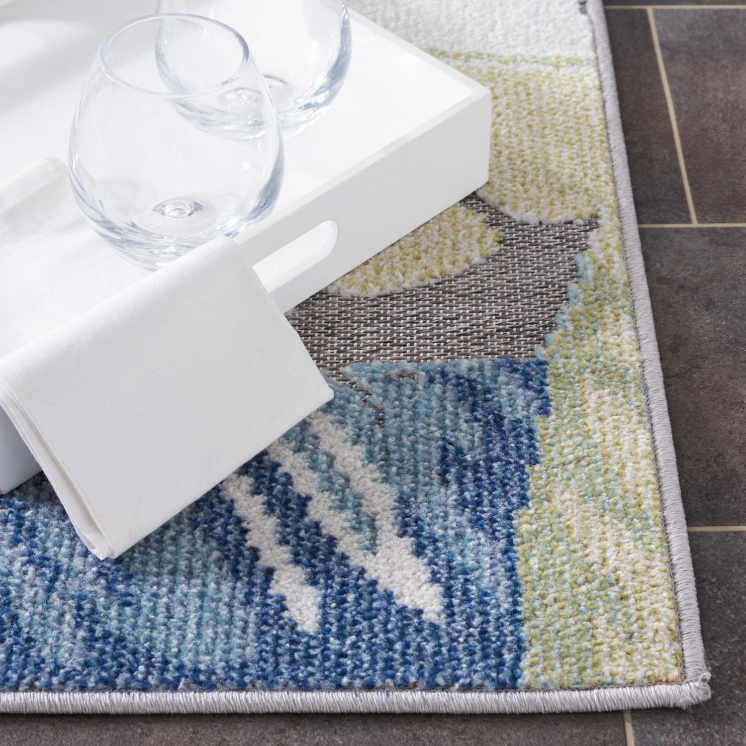 SAFAVIEH Sarasota Olivia Tapis Floral Intérieur/Extérieur