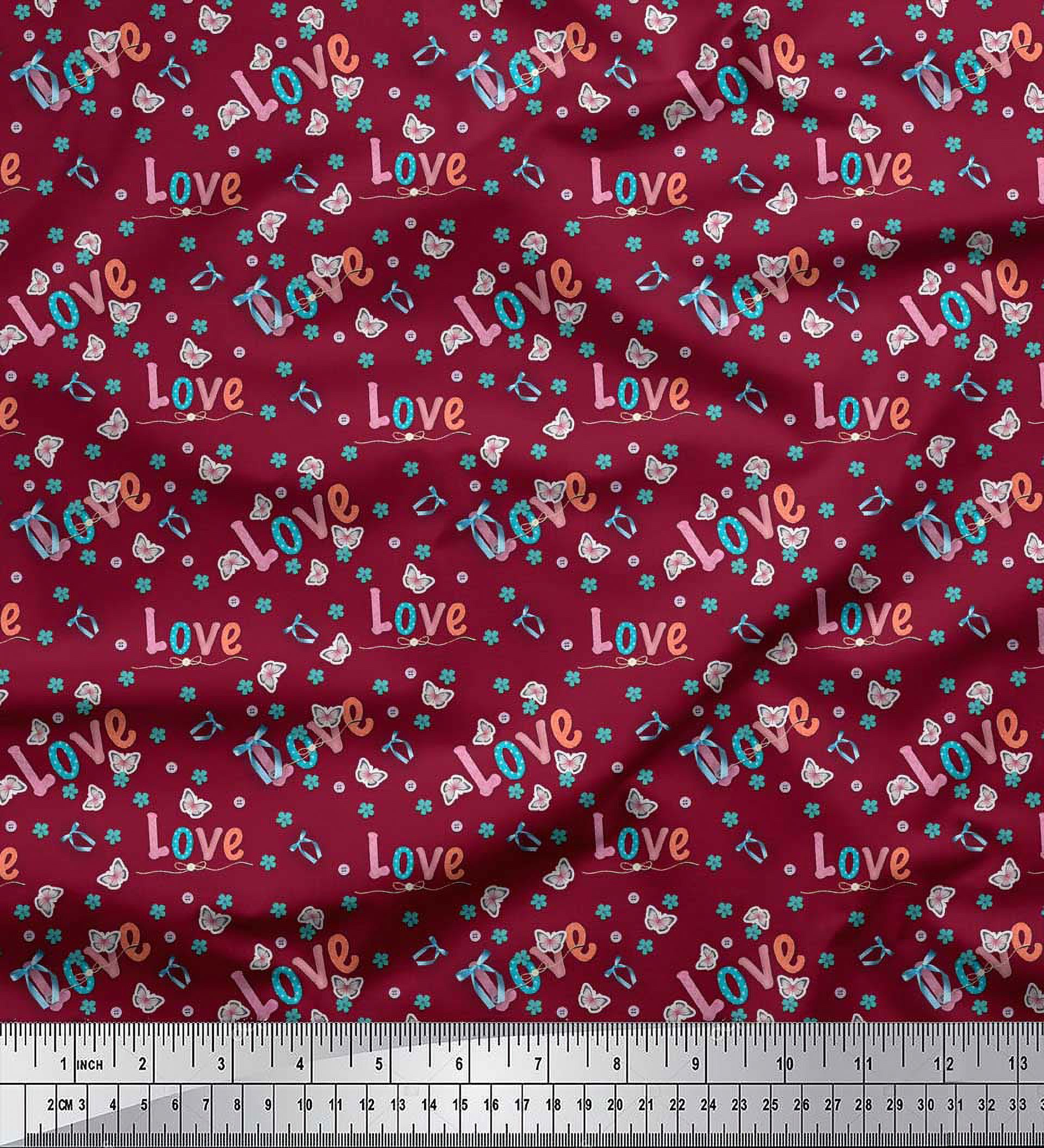 Soimoi Tissu Viscose Georgette Rouge Texte & Papillon Tissu Décoratif Imprimé au Mètre 42 Pouces de Large