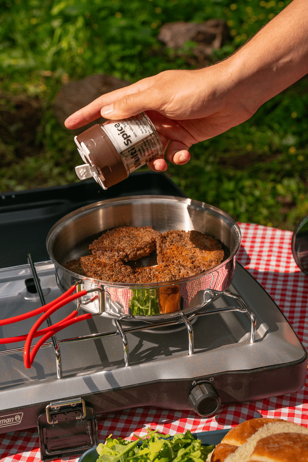 Coghlan's Moulinette multi-épices — Boîte de voyage compacte à 4 compartiments pour épices, pour le camping
