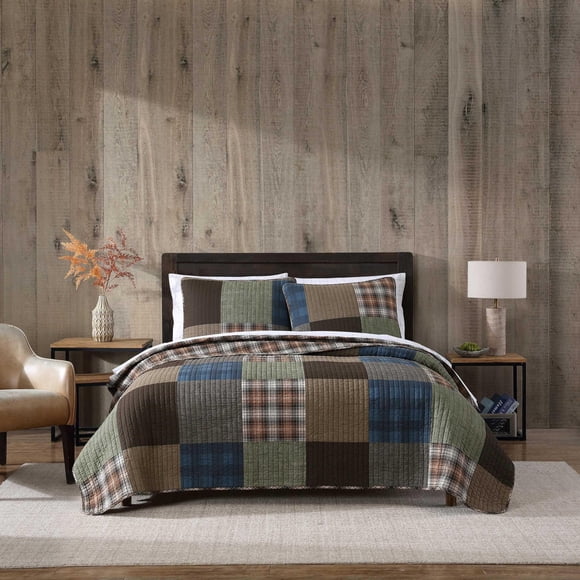 Eddie Bauer - Full/Queen Quilt Set, Premium Cotton Reversible Bedding with Matching Shams, Patchwork Luxurious Bedding Set (Classic Patchwork Green, Full/Queen)