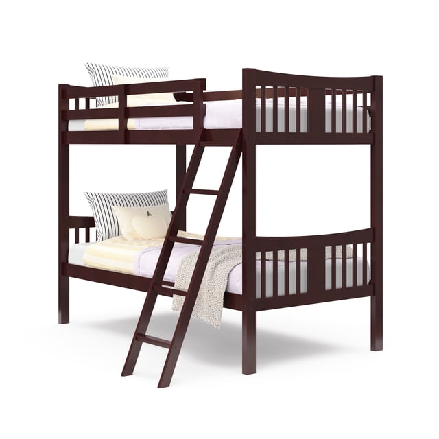 Storkcraft Caribou Solid Hardwood Simple Bunk Bed en Fini Bois Foncé avec design Simple sur Simple, Échelle Inclinée Fixe, Garde-Corps de Sécurité Pleine Longueur sur la Couchette Supérieure, et Têtes de Lit et Pieds de Lit à Lattes. Idéal pour les Chambres d'Enfants et convertible en Deux Lits Simples Séparés.