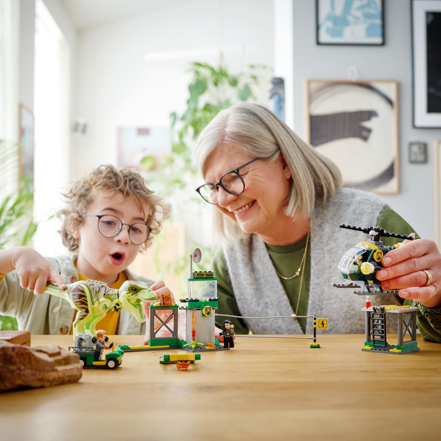 LEGO Jurassic World T. rex Dinosaur Breakout 76944 Ensamble de construction (140 pièces)